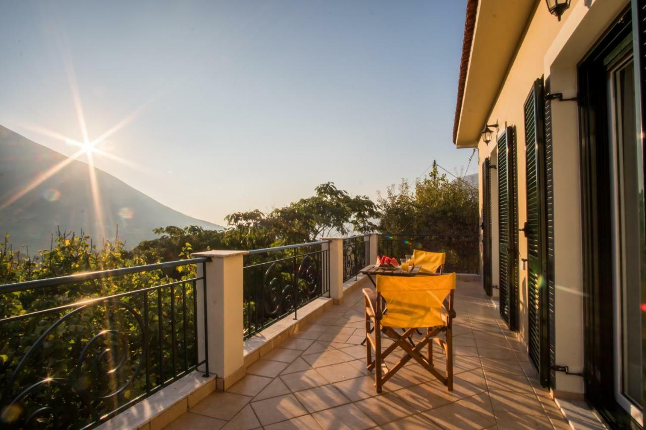 Almond Trees Cottage Divarata Exterior foto